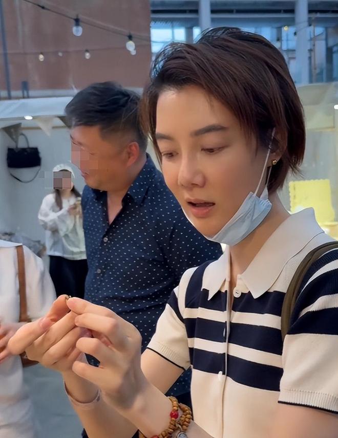 变化太大了难怪不拍戏了都快认不出来了麻将胡了2游戏入口去集市偶遇车晓她脸(图16)